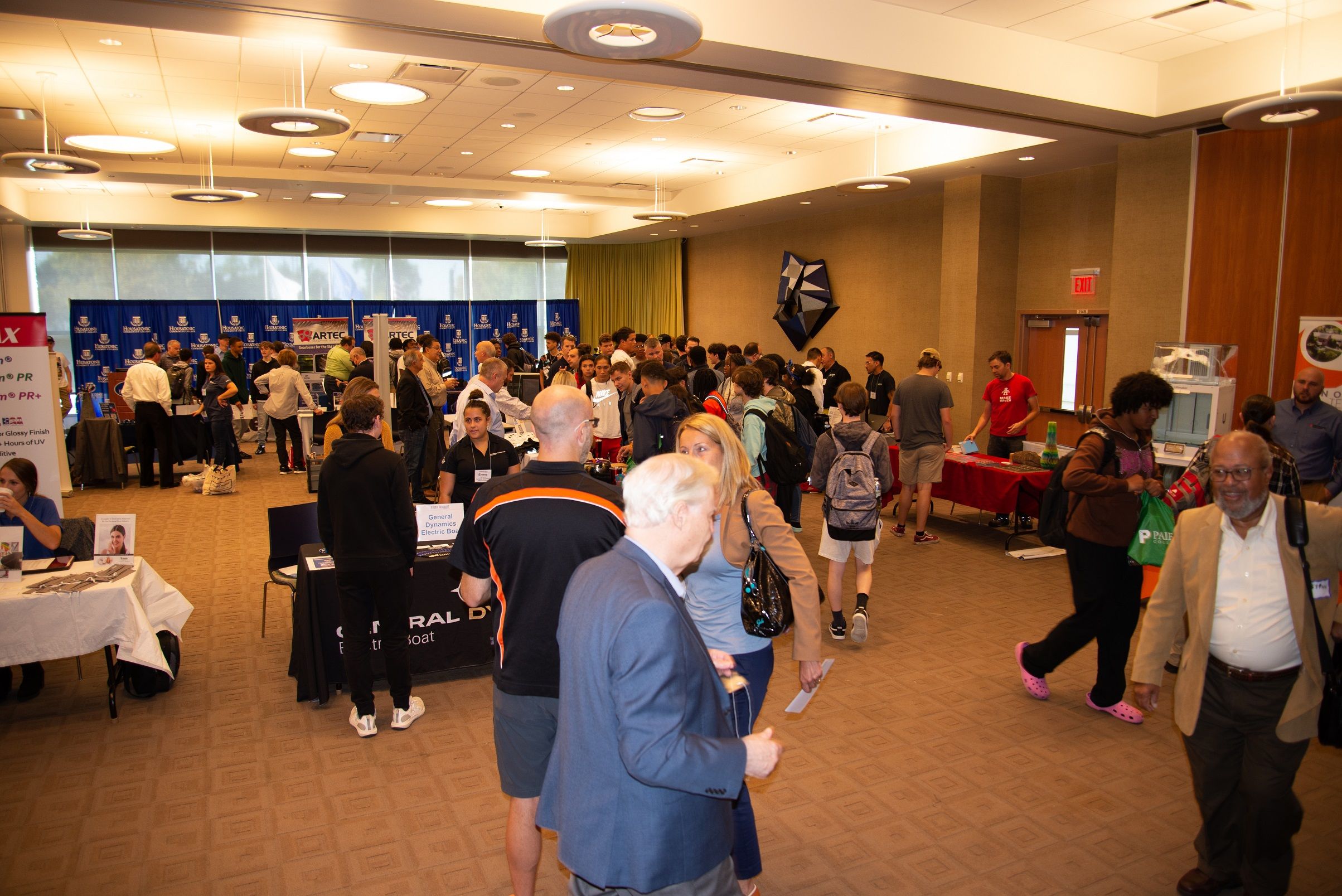 Crowds gathered at Connecticut Manufacturing Day, celebrating Connecticut’s thriving manufacturing industry, and learning about opportunities for rewarding employment
